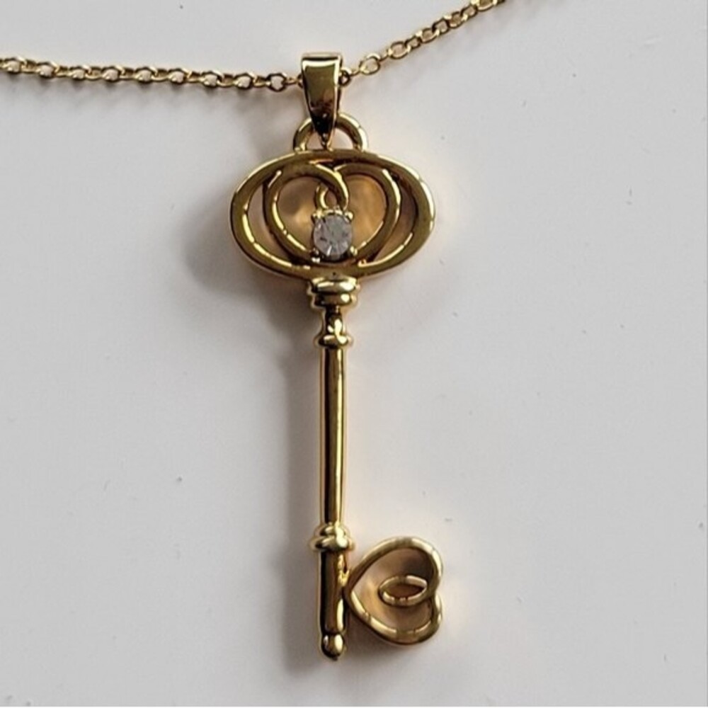 Avon | Key To My Heart Necklace Goldtone